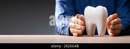 Zahnarztversicherung Und Ersetzen Emaille-Service Stockfoto