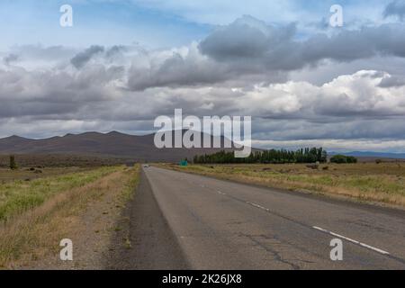 Die Nationalstraße 40 südlich von esquel, chubut, argentinien Stockfoto