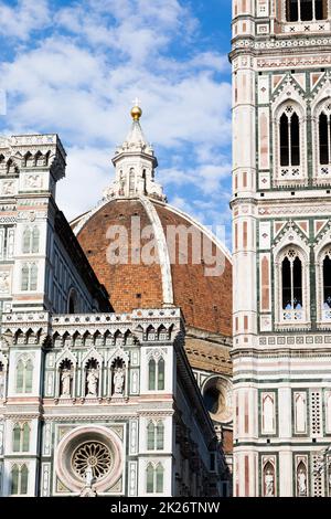 Florenz, Italien. Die romantische und farbenfrohe Kathedrale - auch Duomo di Firenzone genannt - wurde von der Familie Medici in der Renaissance erbaut. Stockfoto