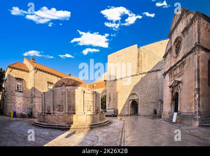 Dubrovnik . Blick auf den Onofrio-Brunnen und die Stradun Street in Dubrovnik Stockfoto