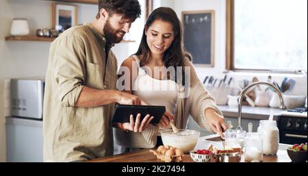 Wer braucht ein Rezeptbuch, wenn man das Internet hat Stockfoto