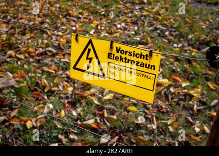 Elektrozäune für Nutztiere Stockfoto