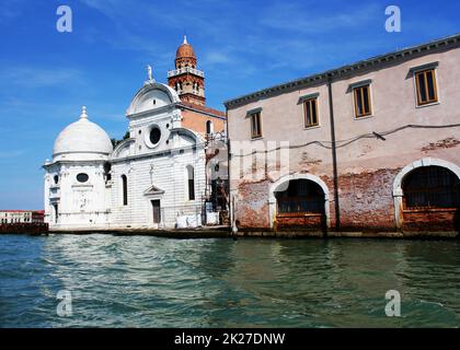 Blick von der Lagune von Venedig von der Kirche San Michele in Isola auf dem Friedhof Insel von San Michele, Venedig, Italien Stockfoto