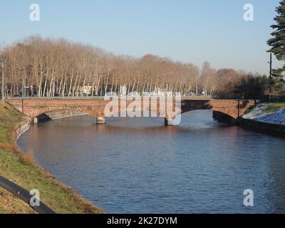 Canale Cavour Kanal in Chivasso Stockfoto