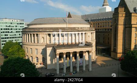 Central Library Manchester - Luftaufnahme - MANCHESTER, Großbritannien - 15. AUGUST 2022 Stockfoto