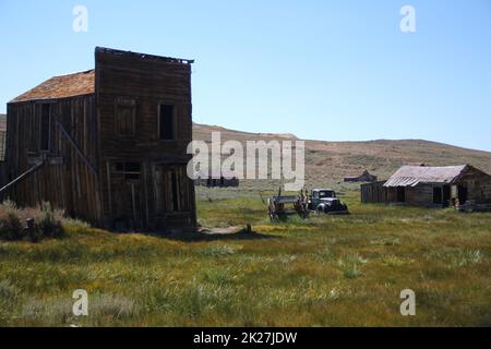 Der verlassene Salon der Geisterstadt Bodie in der Wüste Stockfoto