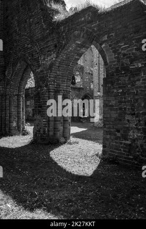 Ruinen der Abtei Eldena (Hilda) - ist ein ehemaliges Zisterzienserkloster in der Nähe der heutigen Stadt Greifswald in Mecklenburg-Vorpommern, Deutschland. Stockfoto