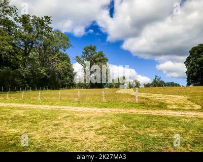 Feld um den Vassiviersee Stockfoto