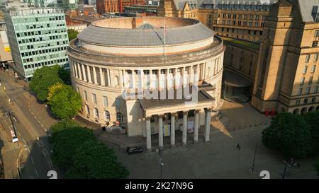 Central Library Manchester - Luftaufnahme - MANCHESTER, Großbritannien - 15. AUGUST 2022 Stockfoto