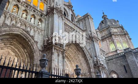 Fassade der Kathedrale von toledo Stockfoto