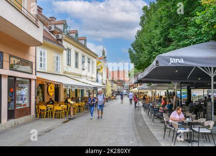 Cafés, Bars und Restaurants auf Ulica Ivana Tkalčića in der Altstadt, Zagreb, Kroatien Stockfoto