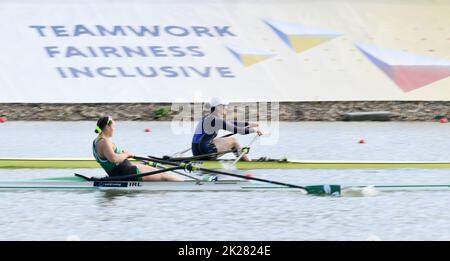 Racice, Tschechische Republik. 22. September 2022. Shiho Yonekawa aus Japan tritt am 5. Tag der Ruderweltmeisterschaften 2022, Halbfinale der Frauen mit einem Schädel im Labe Arena Racice am 22. September 2022 in Racice, Tschechien, an. Kredit: Jan Stastny/CTK Foto/Alamy Live Nachrichten Stockfoto