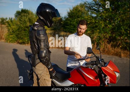 Fahrstunde auf Motordrome, Motorradschule Stockfoto