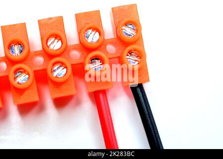 Anschlussblock mit festen Kabeln Stockfoto