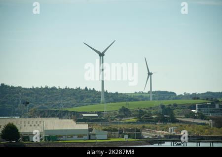 Windturbinen in Cobh, Grafschaft Cork. Irland. Stockfoto