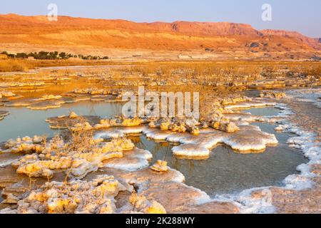 Totes Meer Israel Salzinseln Sonnenaufgang Landschaftslandschaft Natur am Morgen Stockfoto