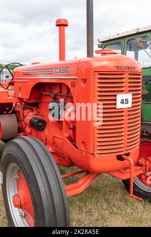 Ilminster.Somerset.Vereinigtes Königreich.August 21. 2022.Ein restaurierter Traktor von Case LA ist auf einer Yesterdays Farming-Veranstaltung zu sehen Stockfoto