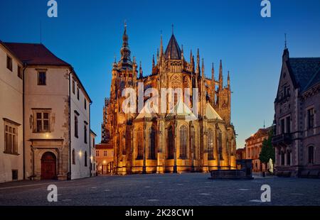 Tschechische Republik, Prag - gotische Architektur - St. Veitsdom - die östliche Fassade bei Nacht Stockfoto