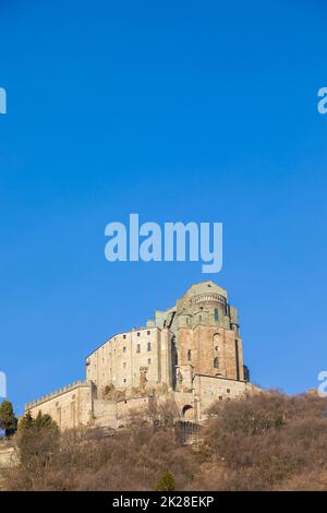 Abtei St. Michael, Sacra di San Michele, Italien. Mittelalterliches Klostergebäude. Stockfoto