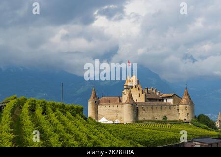 Schloss Chateau d'Aigle im Kanton Waadt, Schweiz Stockfoto