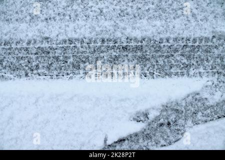 Nahaufnahme an der Oberfläche von frischem gefallenem Schnee. Stockfoto