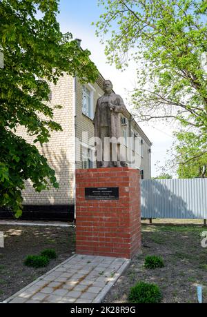 Denkmal an den Vorsitzenden des Obersten Rates der Sowjetunion Michail Iwanowitsch Kalinin. Stockfoto