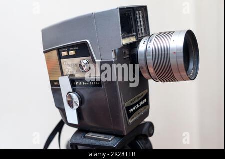 Wollensak ÒPower ZoomÓ 8mm Filmkamera um 1960 in New York am Sonntag, 11. September 2022. (© Richard B. Levine) Stockfoto