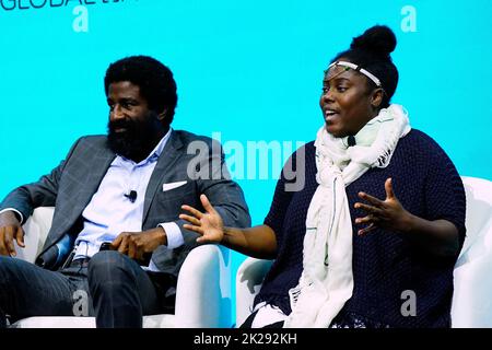 09/19/2022 New York, New York Omoyemi Akerele, Abrima Erwiah sprechen auf der Unstoppable Africa Conference, die am Montag, 19. September 2022, in der Cipriani 42. Street in New York City stattfand. Foto von Jennifer Graylock-Graylock.com 917-519-7666 Stockfoto