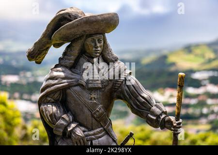 Statue des zweiten Königs von Portugal Afonso VI. Auf dem Monte Brasil in Angra do Heroismo, Terceira Island, Azoren, Portugal. Stockfoto