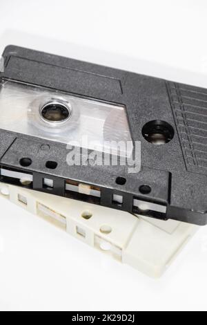 Audiokassette. Kompakter Kassettenrekorder im Retro-Musikformat. Stockfoto