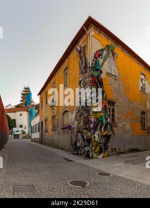 Half Rabbit Street Art Stockfoto