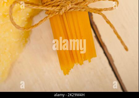 Italienische Pasta grundlegende Lebensmittelzutaten Stockfoto