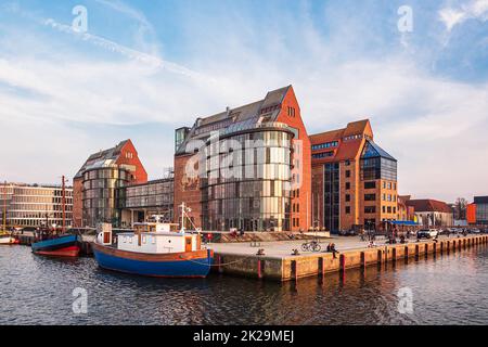 Blick auf den Stadthafen in Rostock, Deutschland Stockfoto