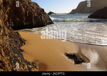 Die Köpfe in Knysna bei Sonnenuntergang. Garden Route. Südafrika Stockfoto