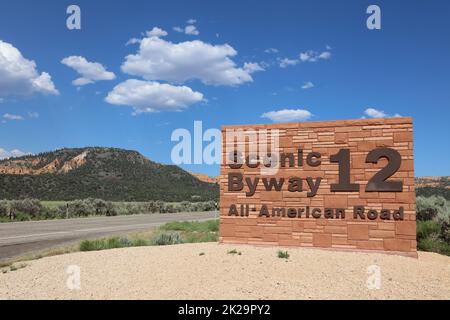 Zeichen des Scenic Byway 12 in Red Canyon. Utah. USA Stockfoto