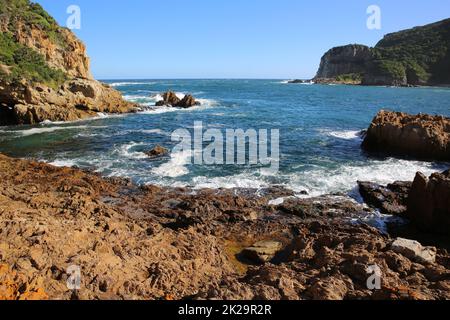 Die Köpfe in Knysna bei Sonnenuntergang. Garden Route. Südafrika Stockfoto