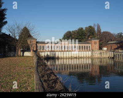 Gebäude bei der Eröffnung des Canale Cavour Kanals in Chivasso Stockfoto