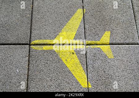 Graffiti Street Art Flugzeug auf einer Mauer Stockfoto