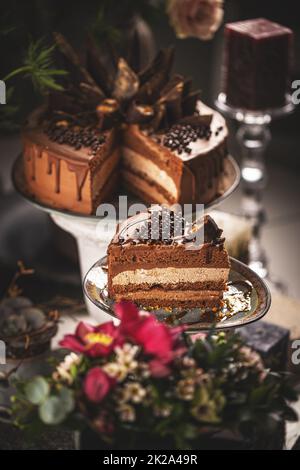 Ein Stück Schokoladenmousse-Kuchen Stockfoto