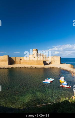 Schloss in Isola di Capo Rizzuto, Provinz Crotone, Kalabrien, Italien Stockfoto