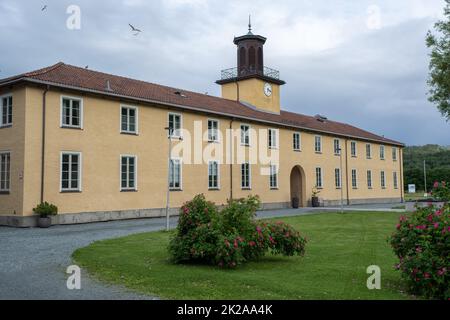 Ekne, Norwegen - 05. Juli 2022: Falstad war ein deutsches Internier- und Durchgangslager während des Zweiten Weltkriegs. Mehr als 200 Gefangene wurden im nahegelegenen f angeschossen Stockfoto