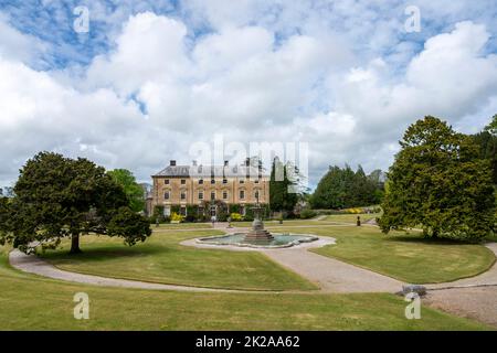 Pencarrow House and Gardens, ein herrschaftliches Haus im palladianischen Stil, im Frühjahr. Cornwall, Großbritannien. Stockfoto