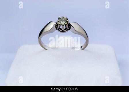 Diamantring als Zeichen von Reichtum und Macht Stockfoto