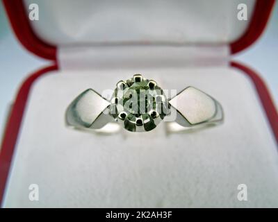 Diamantring als Zeichen von Reichtum und Macht Stockfoto