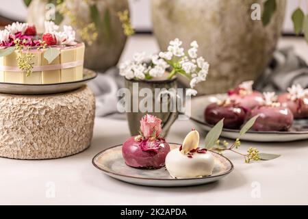 Stillleben von Mousse Cakes Stockfoto