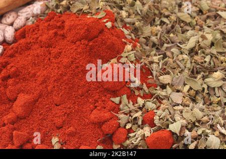 Bohnen, Knoblauch, Paprika und mexikanischer Oregano, Nahaufnahme Stockfoto