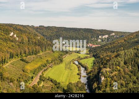 Blick vom Aussichtspunkt Knopfmacherfelsen in das Donautal Stockfoto