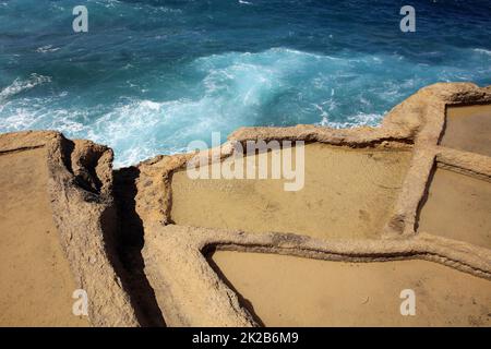 Salzpfannen in der Xwejni Bay. Gozo. Malta Stockfoto