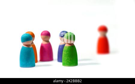 Menschen aller Art. Eine Serie von symbolischen Bildern von Holzmenschen. Stockfoto