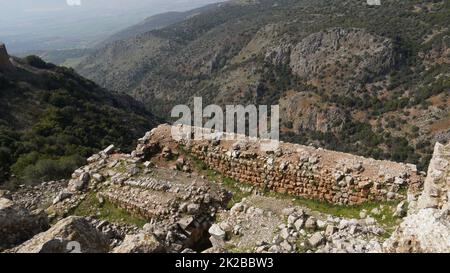 Nimrod Festung in Israel, Überreste der Burg auf den Golanhöhen in der Nähe der israelischen Grenze zum Libanon. Die Nimrod Festung, Nationalpark, Landschaft an den Hängen des Mount Hermon. Stockfoto